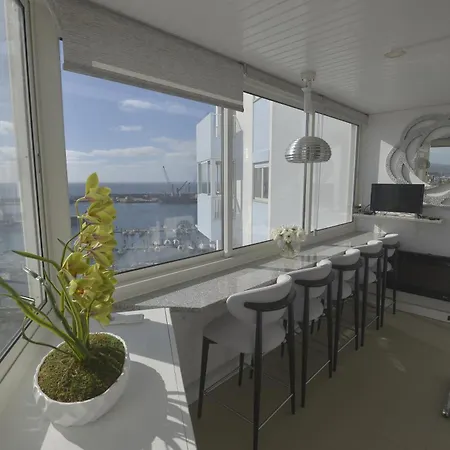 Lägenhet Luxury Ocean View Ponta Delgada